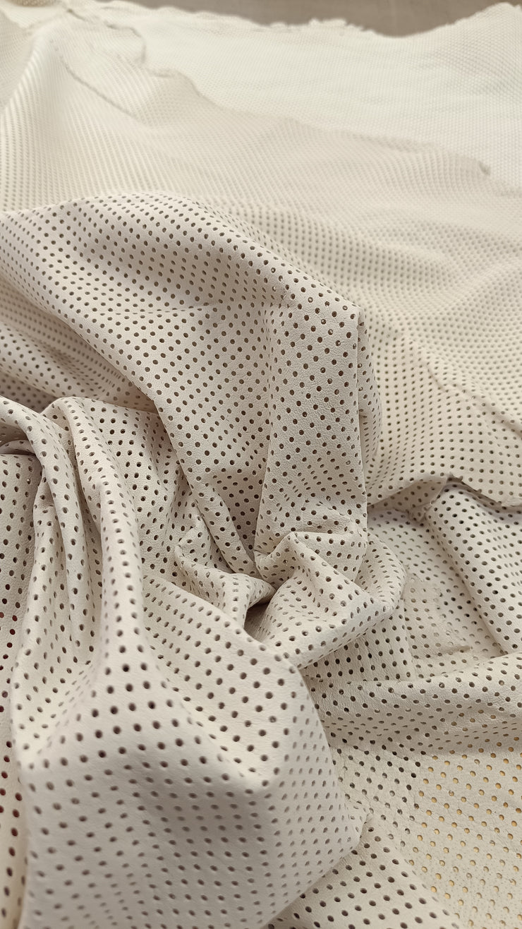 Lammnappa creme perforiert 1 Fell ca. 0,6 m2