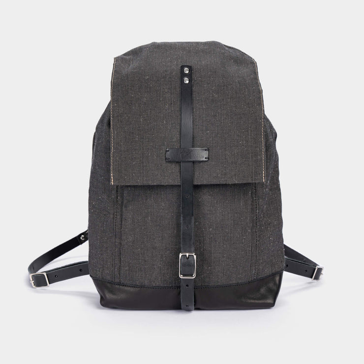 wanderrucksack segeltuch Leichter Tagesrucksack aus Segeltuch mit Lederapplikationen. – Hack Lederware